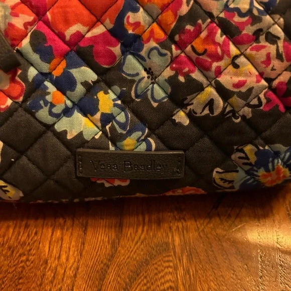 Vera Bradley Crossbody Bag in Pretty Posies - Picture 2 of 11